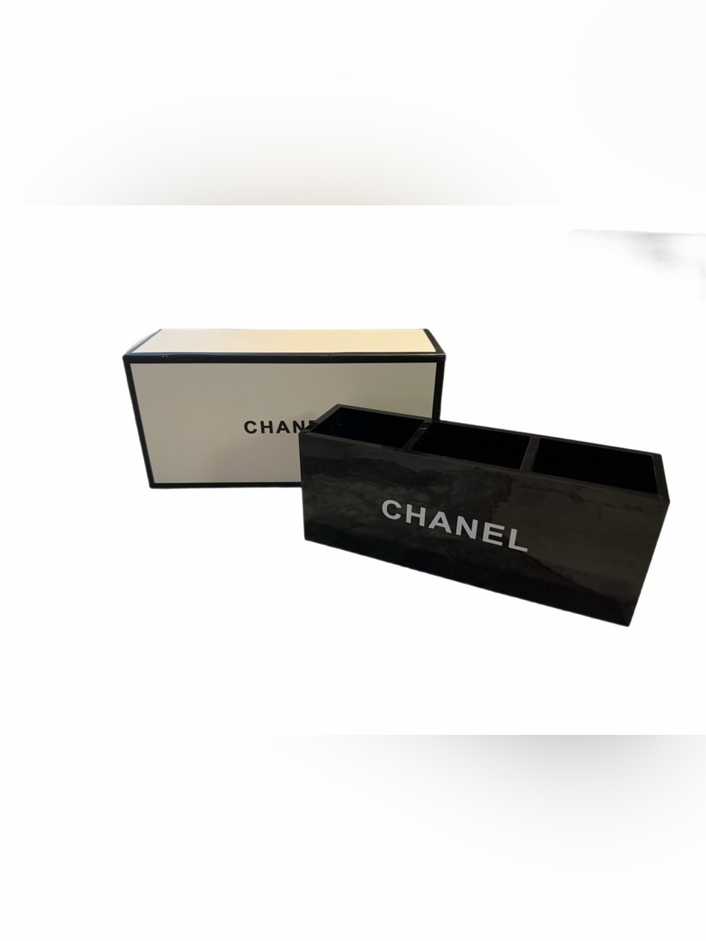 Chanel Classic Black and white organizer like new with Box❤️